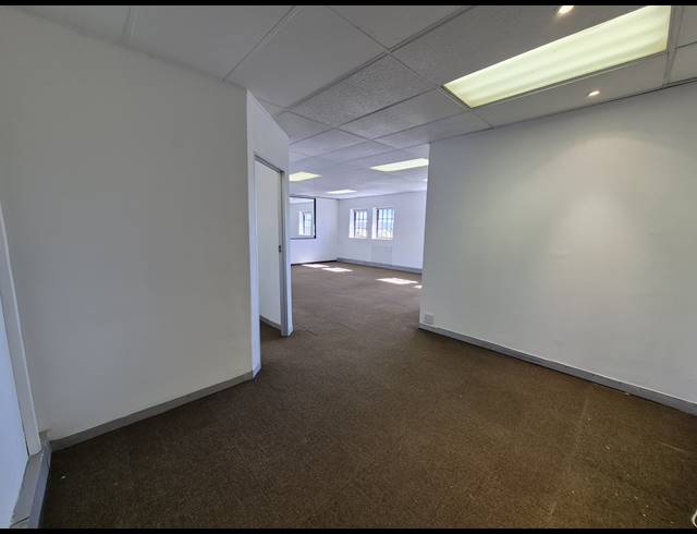 149M² OFFICE TO LET IN PARKMORE